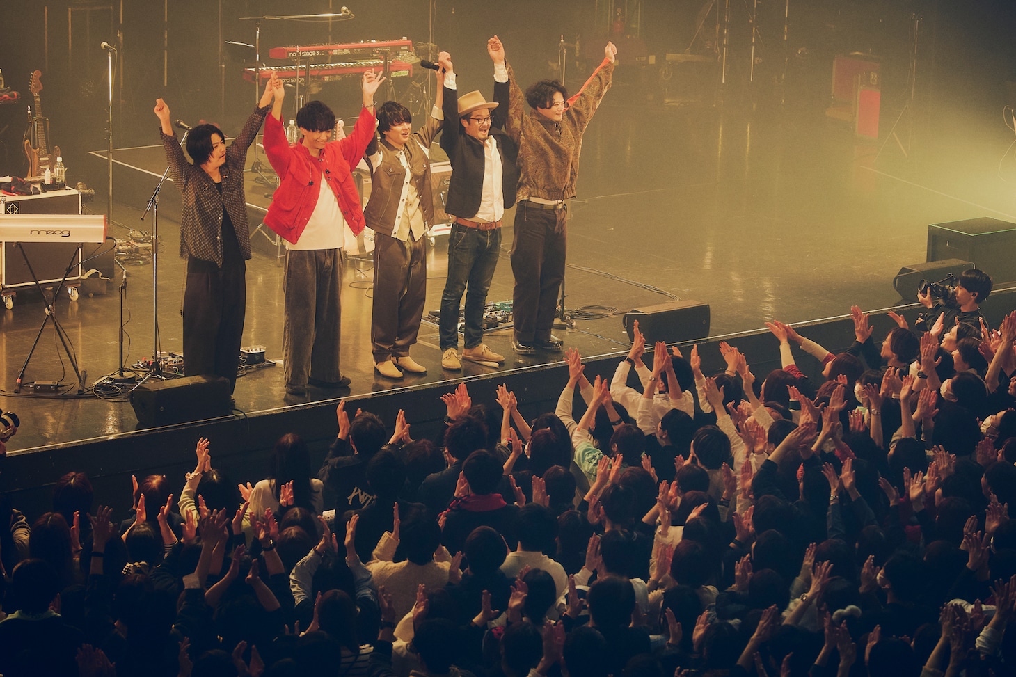 「TenTwenty ONE MAN LIVE TOUR 2026『Abyss Red』」アンコールの様子。（Photo by Tetsuya Yamakawa）