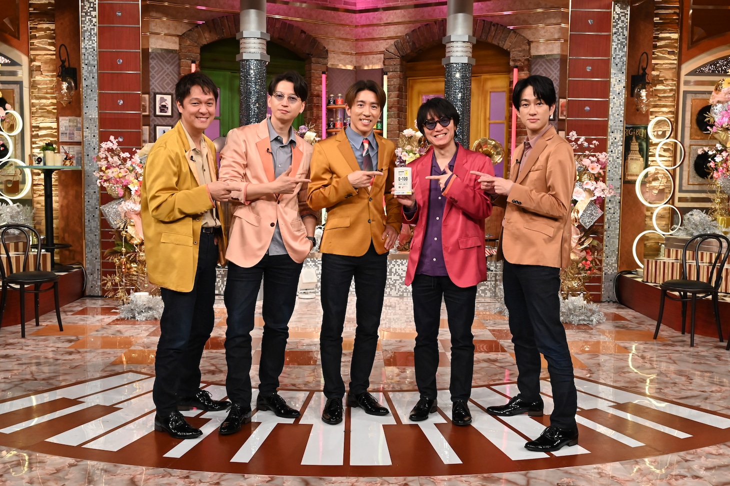 「EIGHT-JAMゴールデンSP」より、MCのSUPER EIGHT。 ©テレビ朝日