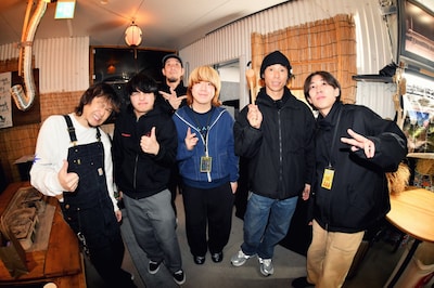 Hi-STANDARDとHONEST。（撮影：半田安政）