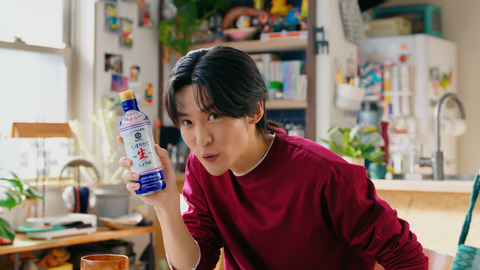 Snow Man目黒蓮の箸が止まらない、キッコーマン「しぼりたて生しょうゆ