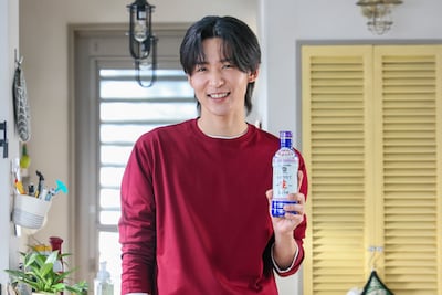 キッコーマン「しぼりたて生しょうゆ」新CM「しぼ生でだけ旨顔 春夏」編のメイキングカット。