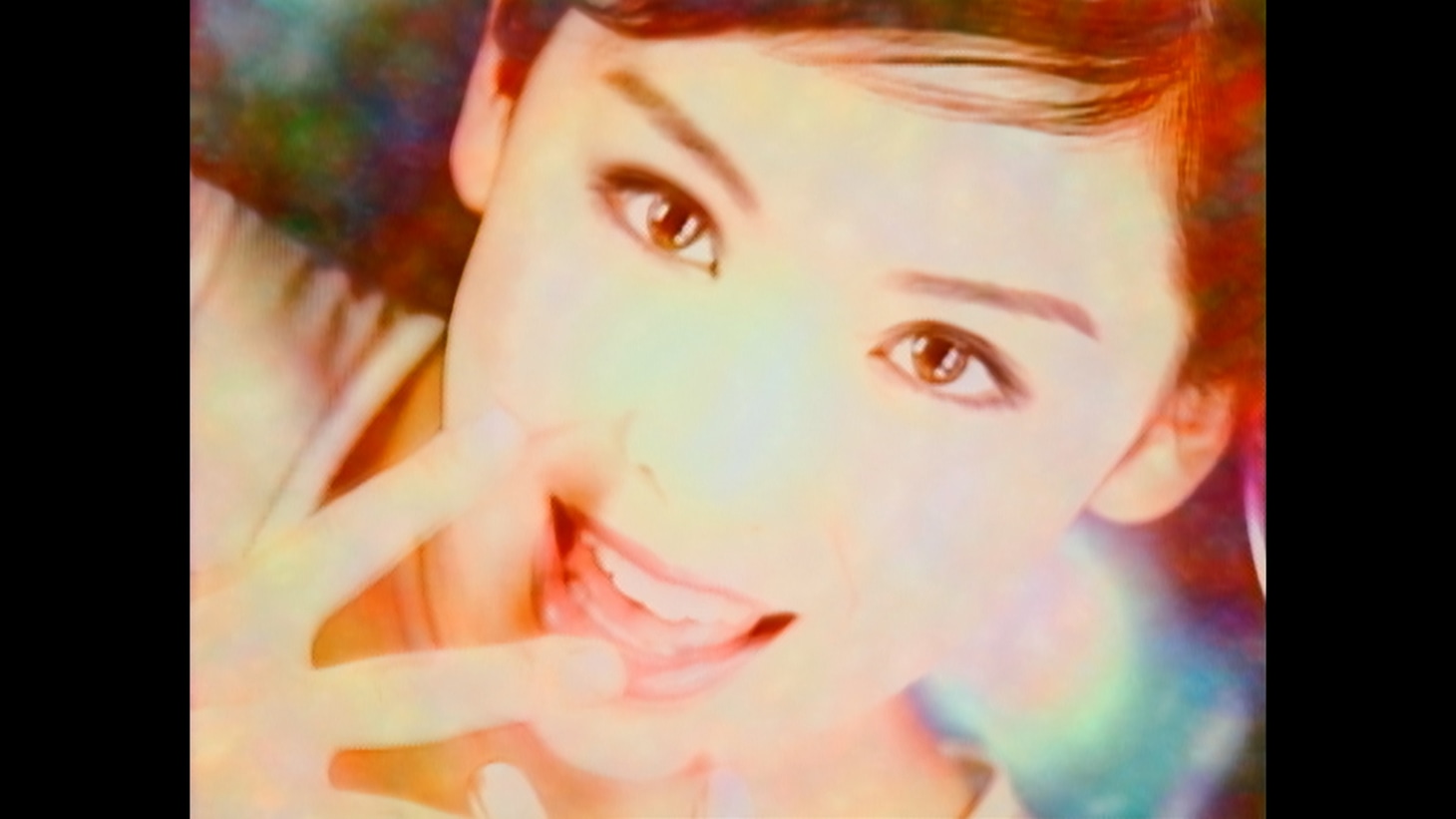 「SIX COLORS BOY」ミュージックビデオより。