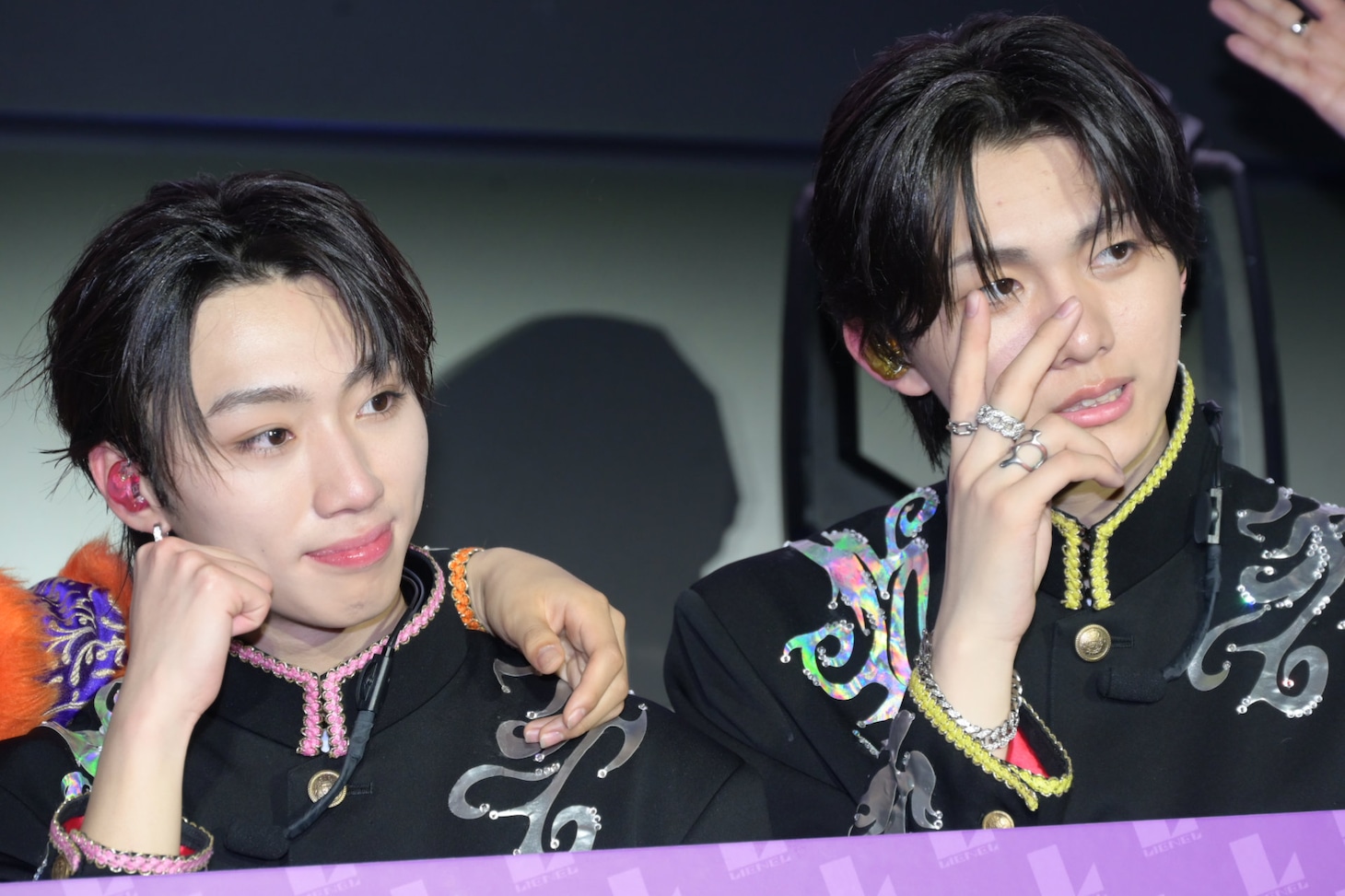 カメラに向かってポーズをとる森田璃空と高桑真之（ともにLienel）。