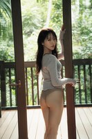 石田千穂（STU48）3rd写真集「天職」の収録カット。©集英社 / 菊地泰久