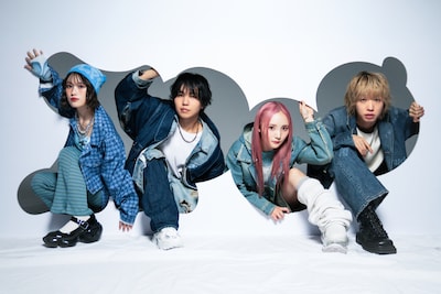 Aoooの新アーティスト写真。