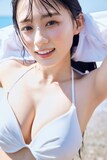 川﨑桜（乃木坂46）1stソロ写真集「エチュード」の掲載カット。（撮影：須江隆治）