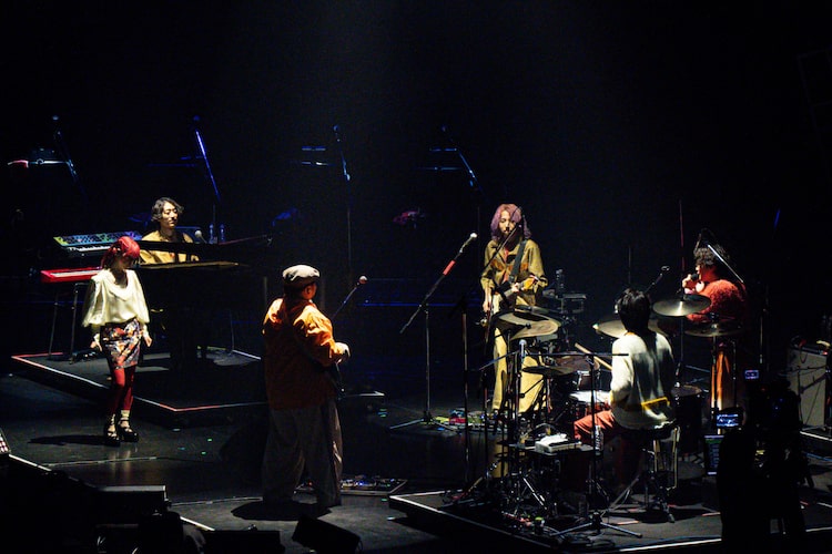 Penthouse「Penthouse ONE MANLIVE in 日本武道館 "By The Fireplace"」の様子。（撮影：田中聖太郎）