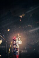 大島真帆（Vo）（撮影：田中聖太郎）