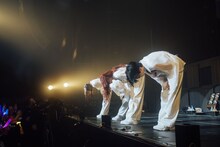 Colorsにお辞儀をするAMEFURASSHI。（Photo by Masato Yokoyama）