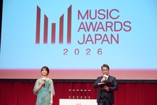 MCを務めた住吉美紀とクリス・ペプラー。