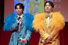 「爆裂愛してる」を小さく踊る塩﨑太智（M!LK）と動じない吉田仁人（M!LK）。