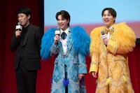 小籔千豊（左）に「M!LKのズボンを下ろして会見を盛り上げないと」と言われた塩﨑太智（M!LK）と吉田仁人（M!LK）。