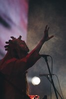 マヒトゥ・ザ・ピーポー（Vo, G）（撮影：水谷太郎）