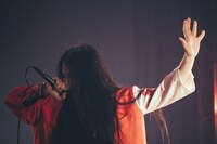 マヒトゥ・ザ・ピーポー（Vo, G）（撮影：水谷太郎）