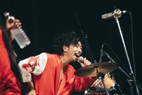 石原ロスカル（Dr）（撮影：水谷太郎）