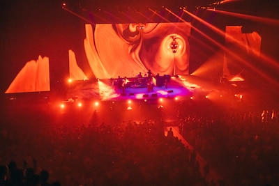 GEZAN 日本武道館 単独公演 「独炎」の様子。（撮影：水谷太郎）