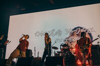 「BODY ODD」で登場した元メンバー2人。（撮影：水谷太郎）