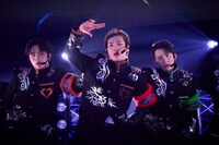 Lienel「羅武が如く～恋の風林火山～」パフォーマンスの様子。（撮影：米山三郎）