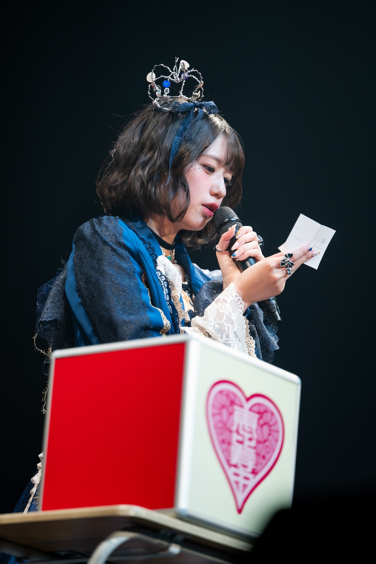 次々と質問に答える小久保柚乃。