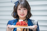 バースデーケーキに大喜びの小久保柚乃。