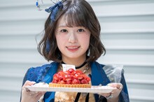 バースデーケーキに大喜びの小久保柚乃。