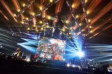 LUNA SEA「LUNATIC X'MAS 2025 -OUR JOURNEY CONTINUES-」有明アリーナ公演の様子。