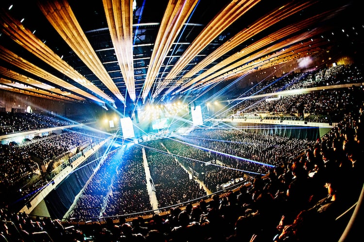 LUNA SEA「LUNATIC X'MAS 2025 -OUR JOURNEY CONTINUES-」有明アリーナ公演の様子。