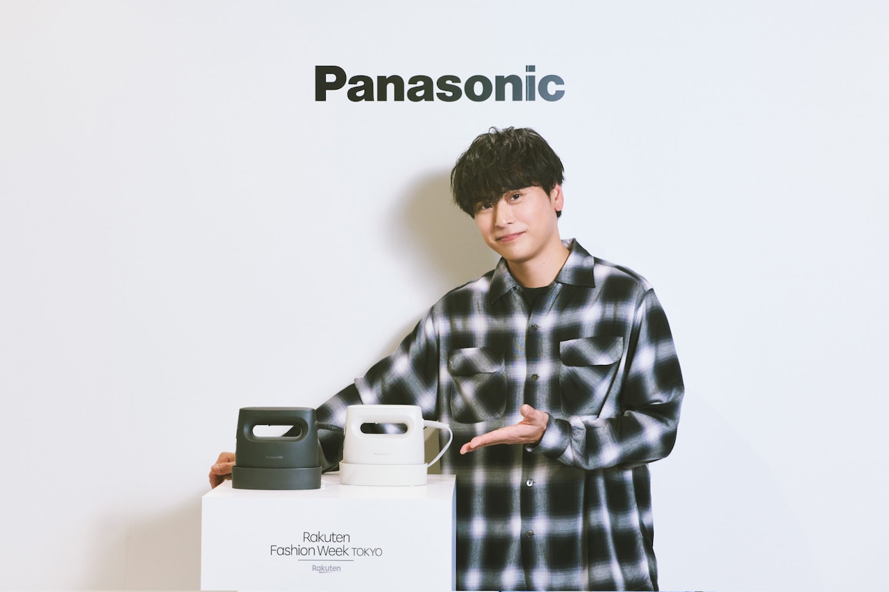 山下健二郎らが“シワのばし体験”、衣類スチーマーの魅力語る