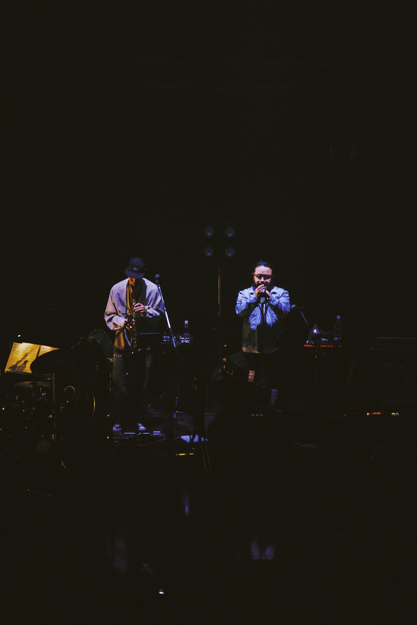 武嶋聡（Sax, Flute）と佐瀬悠輔（Tp）。（撮影：Daiki Miura）