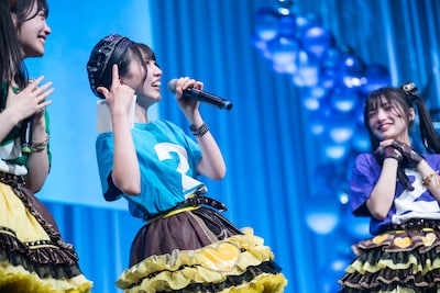 「4946レボリューション！」とポーズを決める大和明桜。