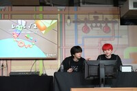 本番のステージに進むリョウガとユーキ。