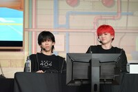 最難関ステージをクリアし、スンとした表情を見せるリョウガとユーキ。