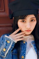 川﨑桜（乃木坂46）1stソロ写真集「エチュード」の掲載カット。（撮影：須江隆治）