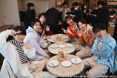 「宇宙人の幸福（ハピネス）論」撮影の様子。©日本映画放送 ひかりTV