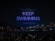 トゥクソム漢江公園の夜空を彩ったBTSのドローンショー。(P)&(C)BIGHIT MUSIC