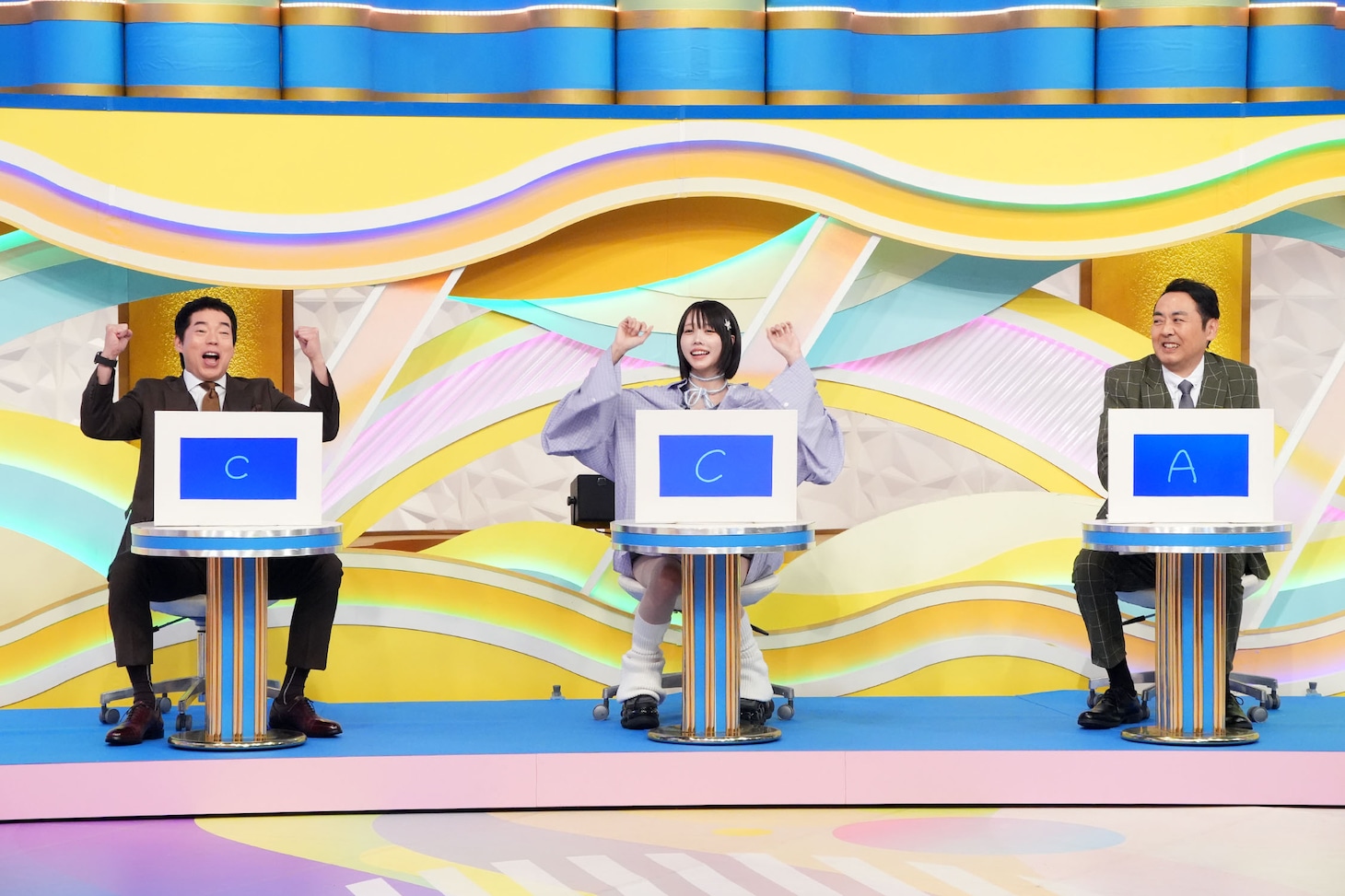 「開運！なんでも鑑定団」より、左から今田耕司、あの、田中卓志。©テレビ東京