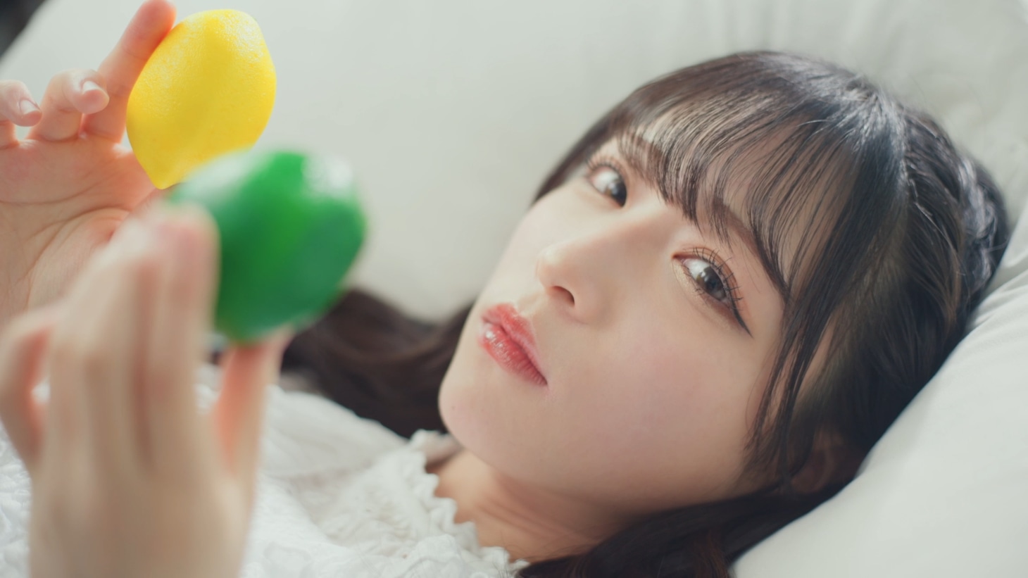 「檸檬とレモン」ミュージックビデオより。