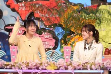 左からイワクラ（蛙亭）、松田里奈（櫻坂46）。©︎読売テレビ