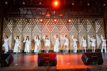 WHITE SCORPIONによるフリーライブの様子。