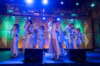 WHITE SCORPIONによるフリーライブの様子。