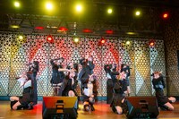 「7秒のレジスタンス」を初披露するWHITE SCORPION。