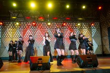 「7秒のレジスタンス」を初披露するWHITE SCORPION。