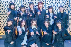 WHITE SCORPION、夜の池袋で新曲「7秒のレジスタンス」初披露！クールな新衣装もお披露目