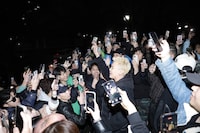 Masato Hayashiのゲリラライブの様子。