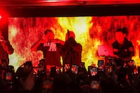 Masato Hayashiのゲリラライブの様子。