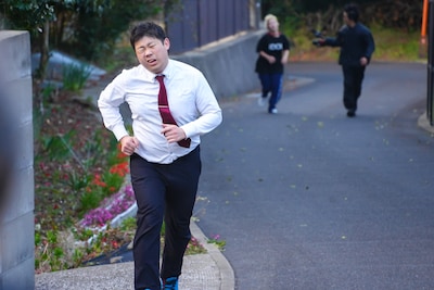 走るWACK若月氏。