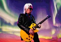 松本孝弘（B'z）