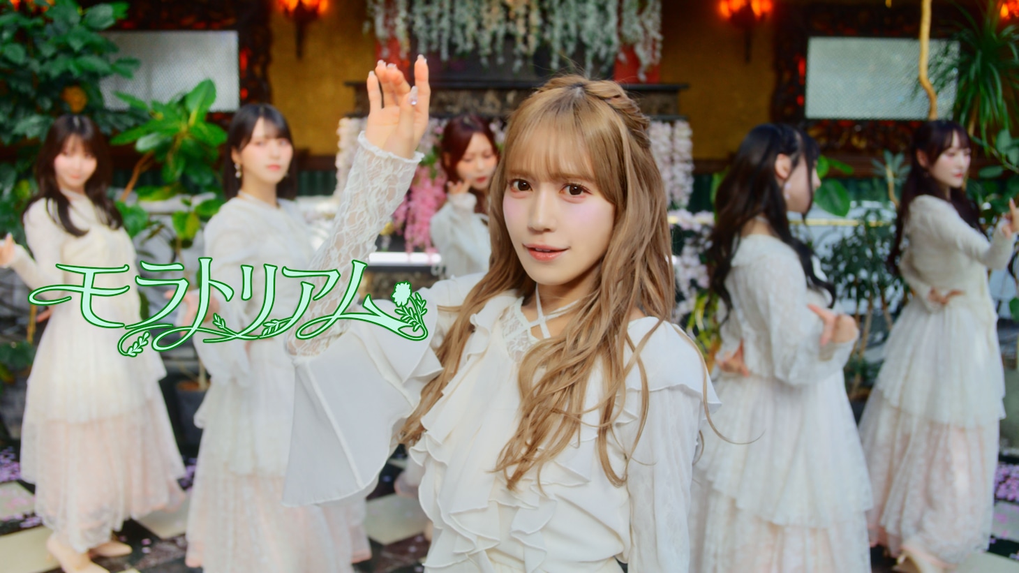 ＝LOVE「モラトリアム」MVのサムネイル。