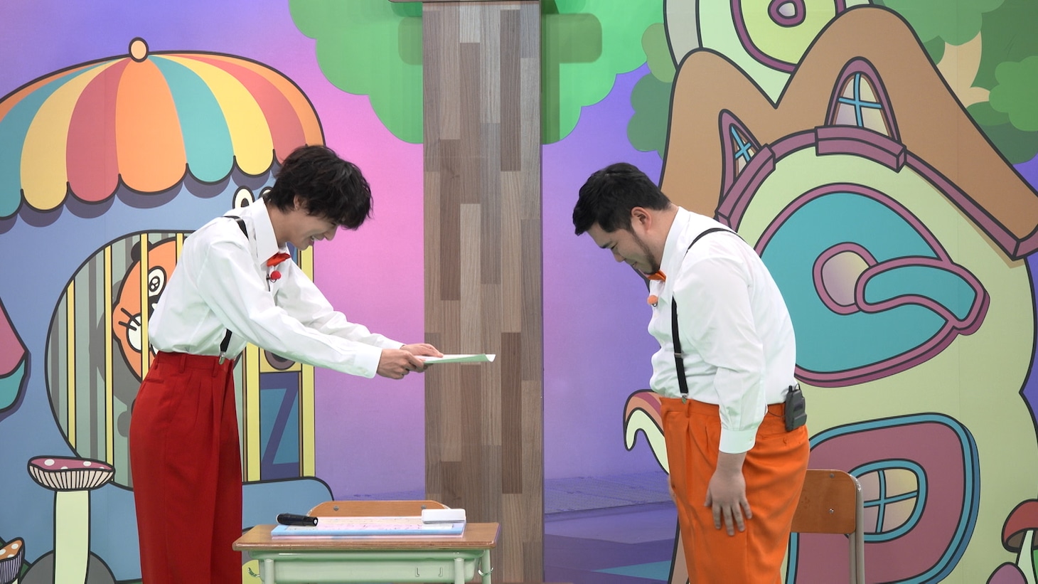 左から曽野舜太（M!LK）、松井ケムリ（令和ロマン)。©テレビ朝日