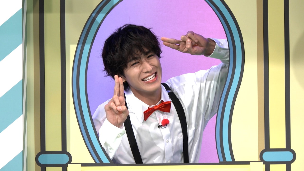 「好きすぎて滅！」のポーズをする曽野舜太（M!LK）。©テレビ朝日